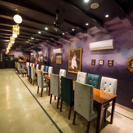 Hotel Holiday Лахор Екстер'єр фото