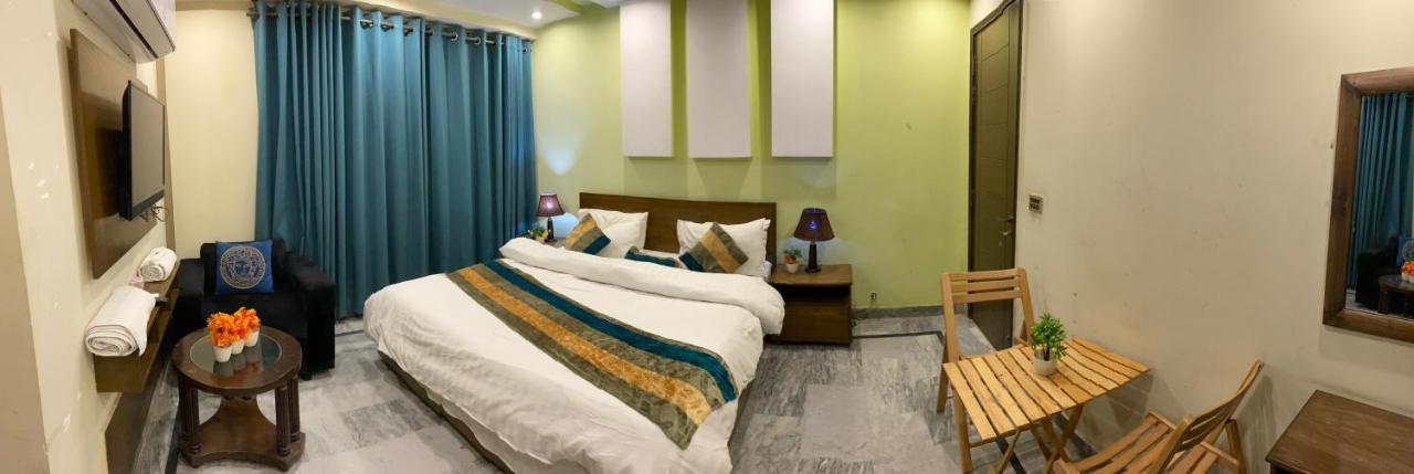 Hotel Holiday Лахор Екстер'єр фото