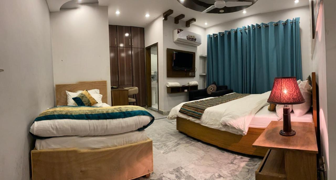 Hotel Holiday Лахор Екстер'єр фото